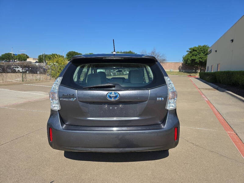 2012 Toyota Prius v Three