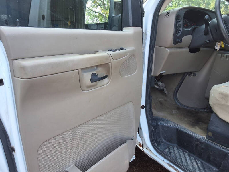 2005 Ford E-Series E-350 SD XLT