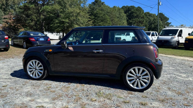 2010 MINI Cooper Base photo 12