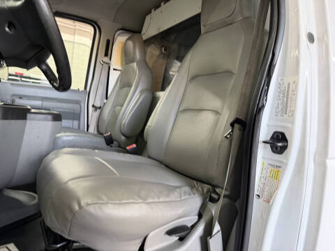 2011 Ford E-Series E-350 SD