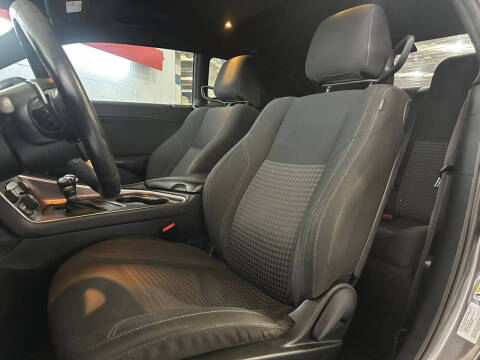 2015 Dodge Challenger SXT