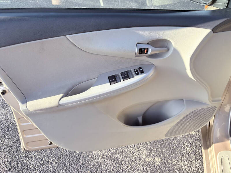 2011 Toyota Corolla LE