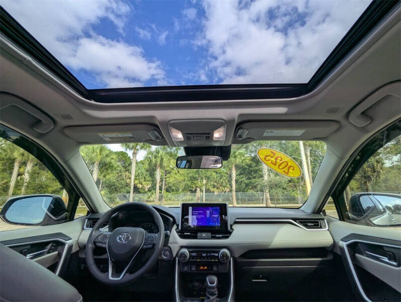 2025 Toyota RAV4 Hybrid XLE Premium