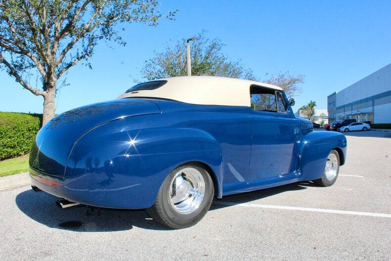 1946 Ford Super Deluxe