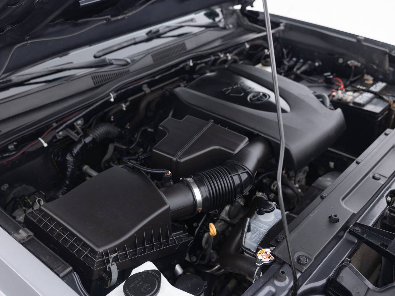 Used Car 2021 Toyota Tacoma  Sr V6 4x4 4dr Double Cab 5.0 Ft Sb For Sale Under $30,000 In Coal City, Illinois