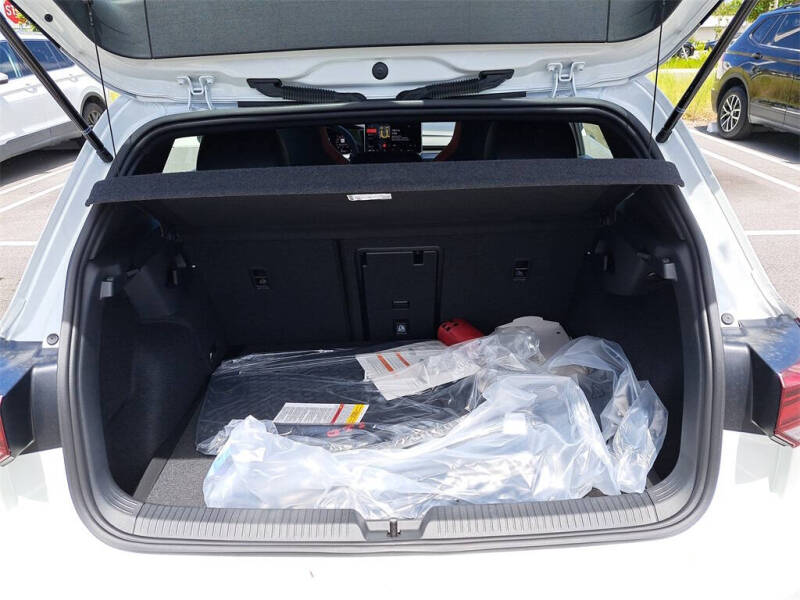 2025 Volkswagen Golf GTI SE