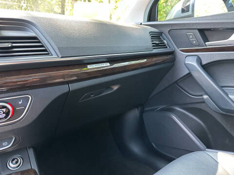 2018 Audi Q5 2.0T quattro Premium Plus