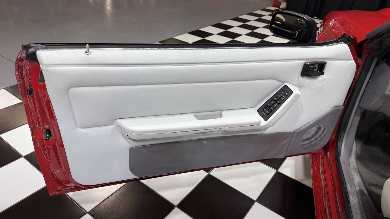 1993 Ford Mustang 56