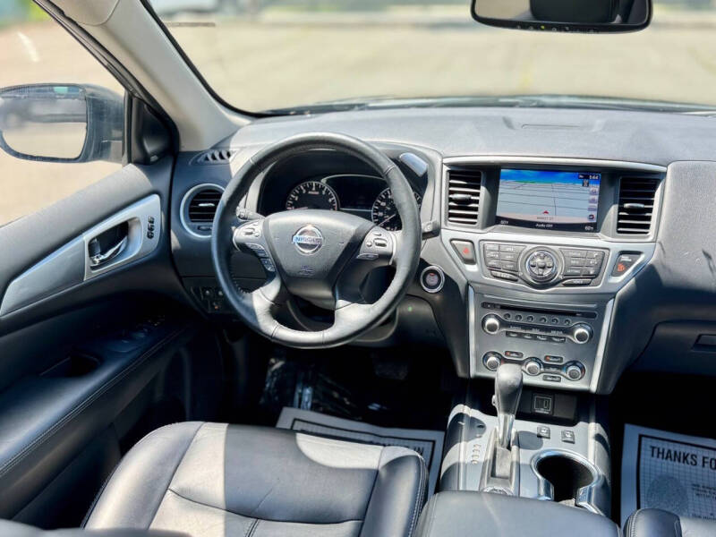 2019 Nissan Pathfinder SL