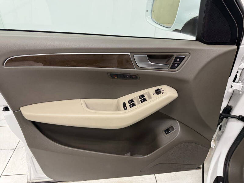 2011 Audi Q5 2.0T quattro Premium Plus