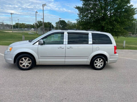 2009 Chrysler Town and Country for sale at Grace Motors LLC in Sullivan MO