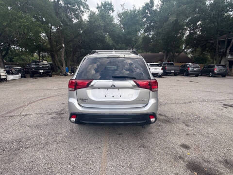 2018 Mitsubishi Outlander LE