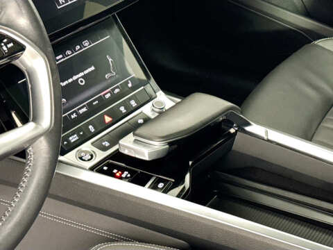2021 Audi e-tron quattro Premium