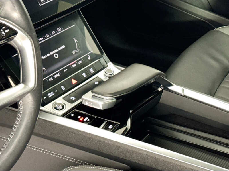2021 Audi e-tron quattro Premium