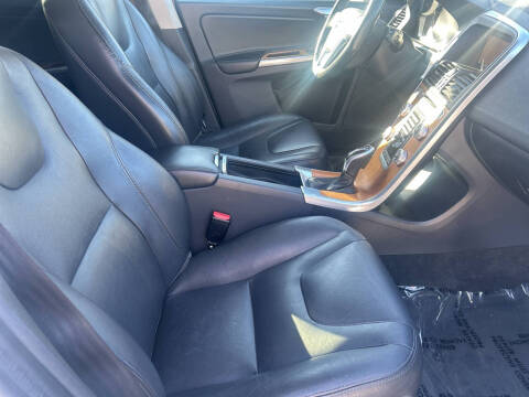 2017 Volvo XC60 T5 Inscription