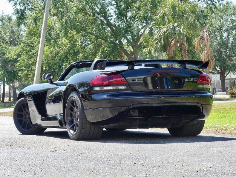 2004 Dodge Viper SRT-10