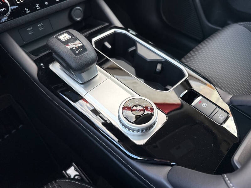 2025 Mitsubishi Outlander ES