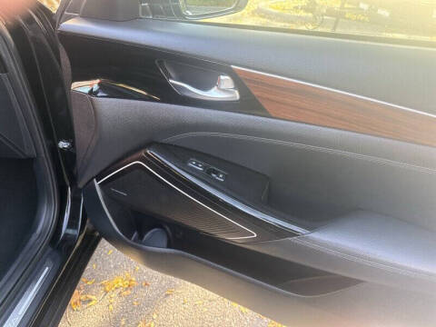 2017 Kia Cadenza Premium