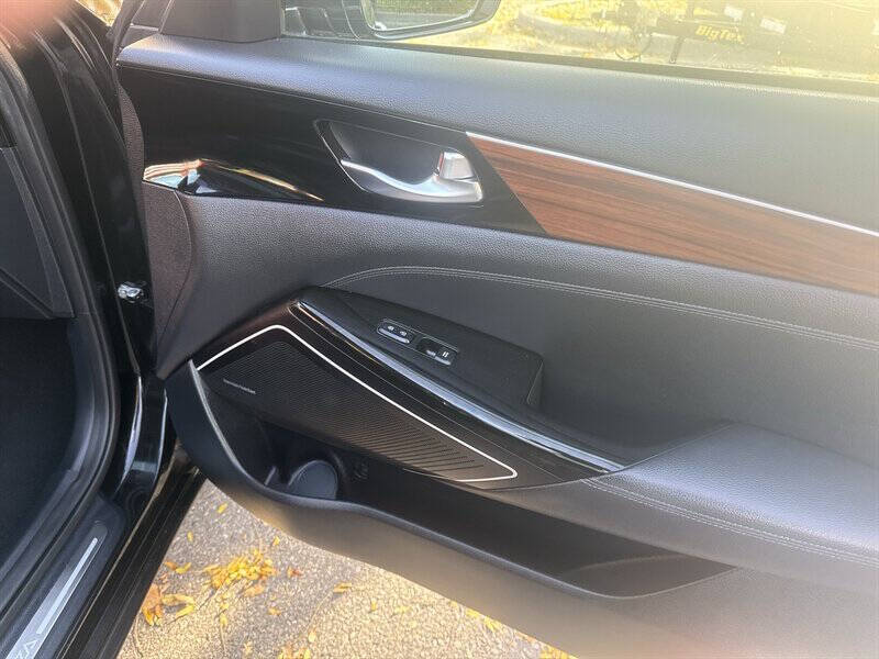 2017 Kia Cadenza Premium