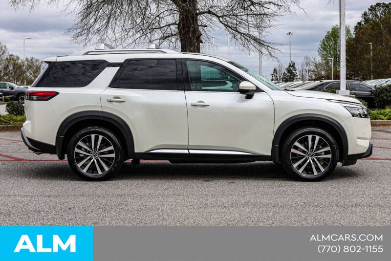 2024 Nissan Pathfinder Platinum