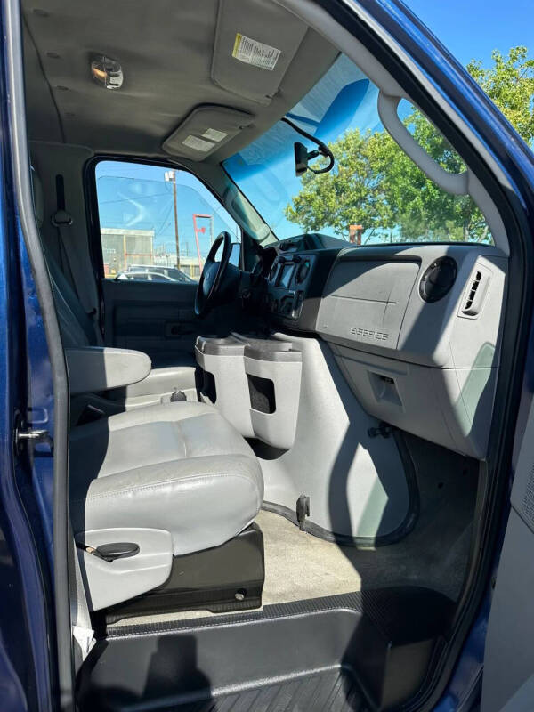2013 Ford E-Series E-150 XLT