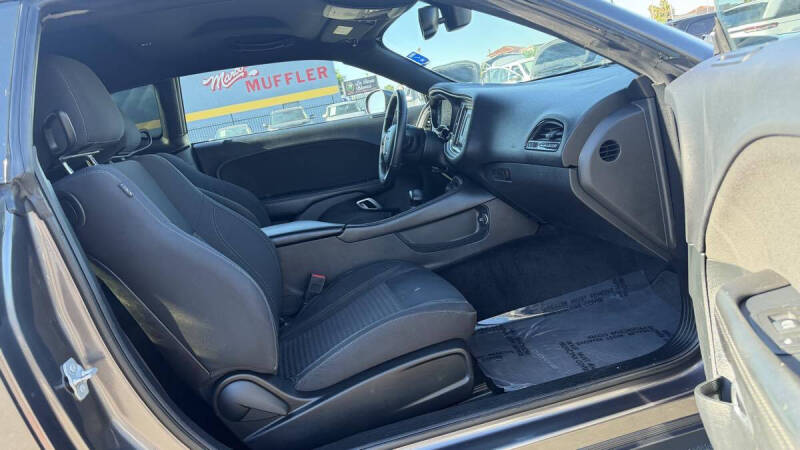 2016 Dodge Challenger SXT