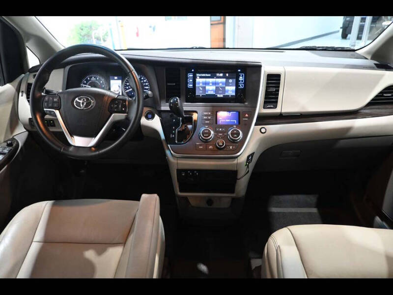 2015 Toyota Sienna