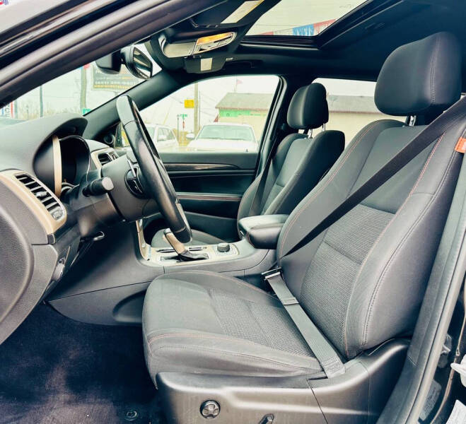 2017 Jeep Grand Cherokee Laredo