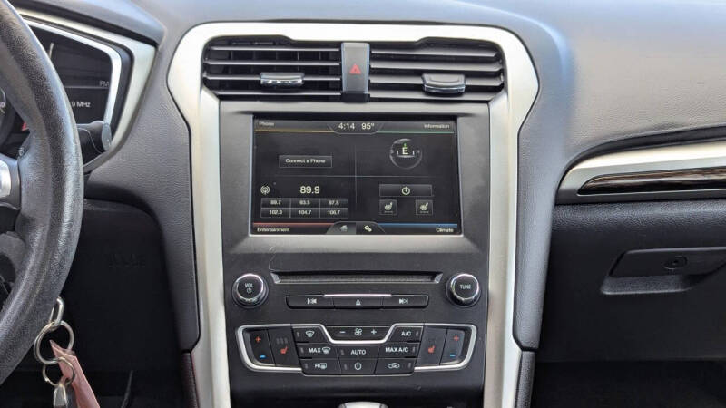 2016 Ford Fusion SE