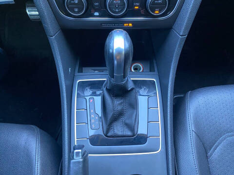 2017 Volkswagen Passat 1.8T R-Line