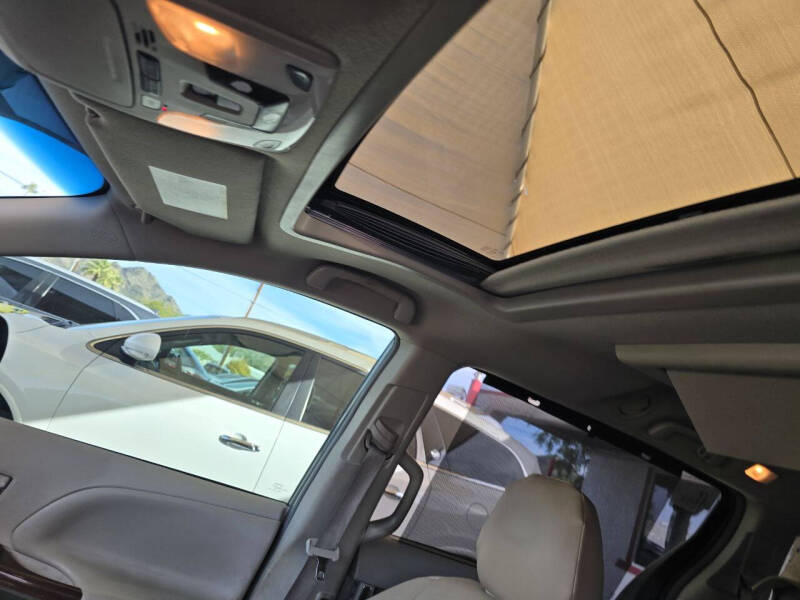 2013 Toyota Sienna XLE 8-Passenger