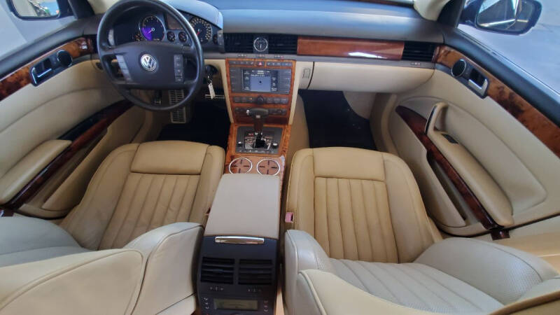 2004 Volkswagen Phaeton Premiere Edition W12