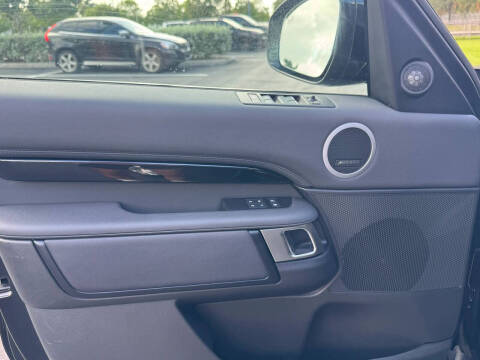 2024 Land Rover Discovery P300 S