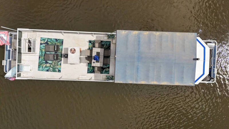 2000 FUN COUNTRY HOUSE BOAT