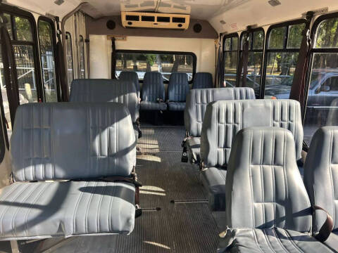 2005 Ford E-Series E-450 SD