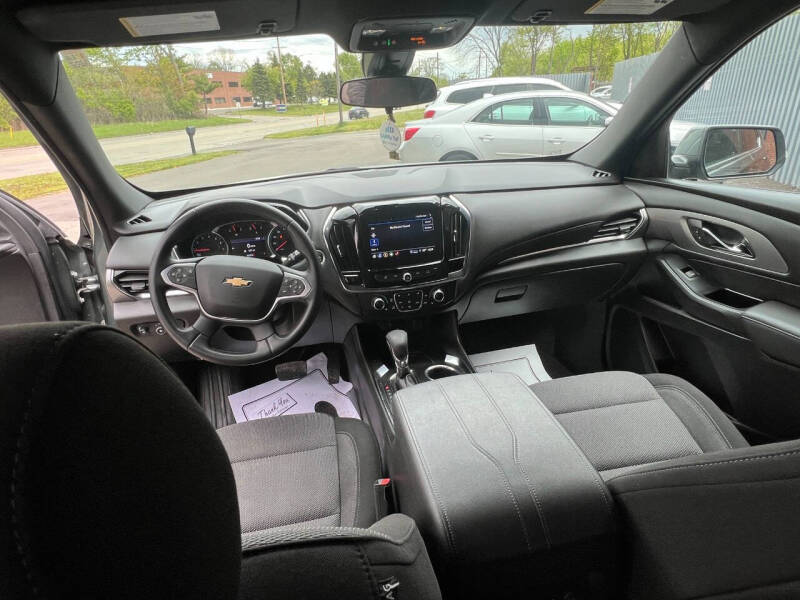 2023 Chevrolet Traverse LT Cloth