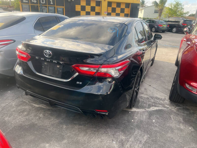 2018 Toyota Camry SE