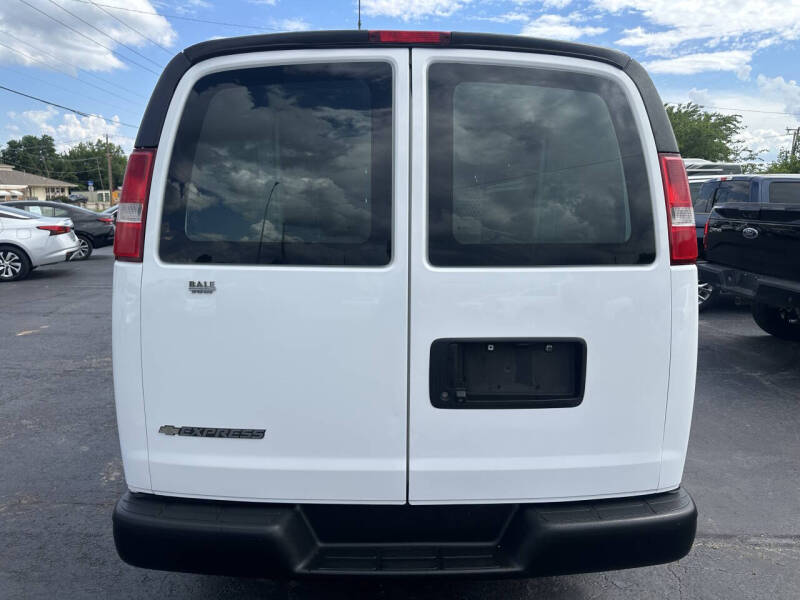2017 Chevrolet Express 2500