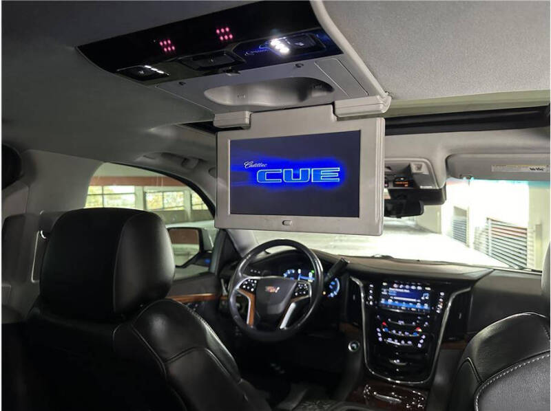 2017 Cadillac Escalade ESV Premium Luxury photo 32