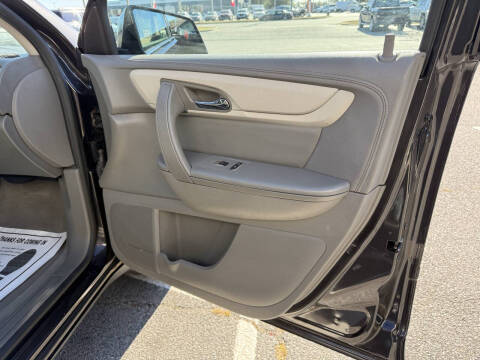 2017 Chevrolet Traverse LT