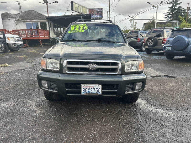 2000 Nissan Pathfinder LE