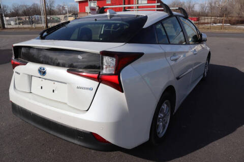 2022 Toyota Prius LE