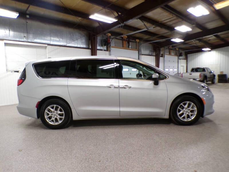 2022 Chrysler Voyager LX