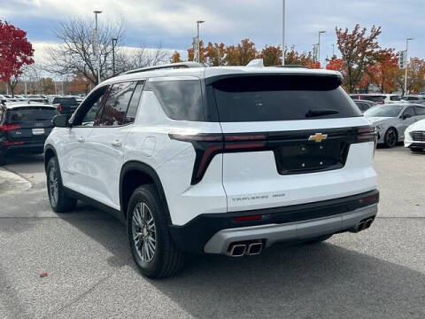2025 Chevrolet Traverse LT