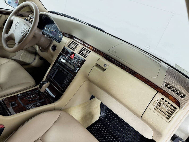 2001 Mercedes-Benz E-Class E 320 4MATIC