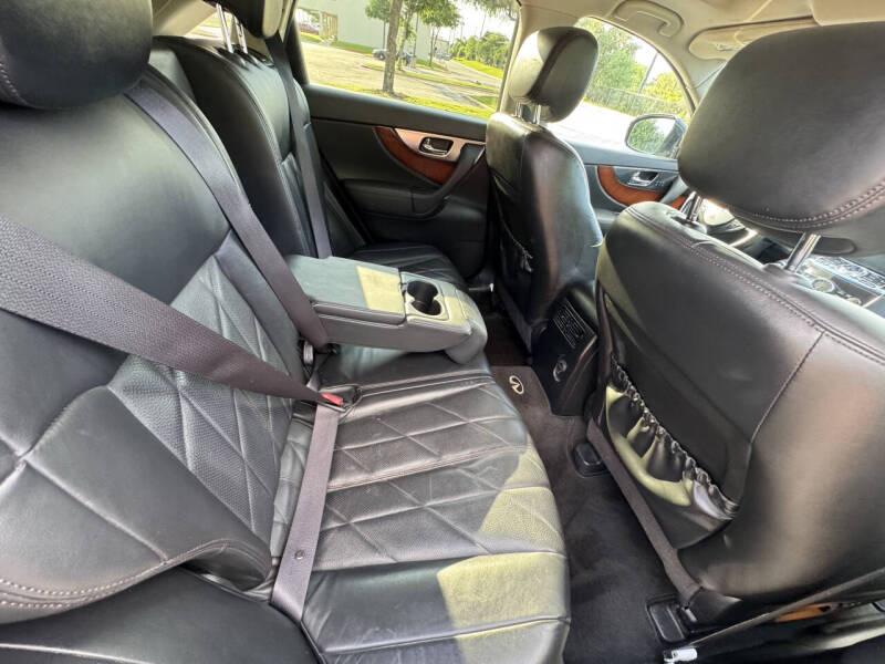 2010 Infiniti FX35