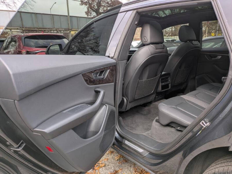 2021 Audi Q8 quattro Premium Plus 55 TFSI