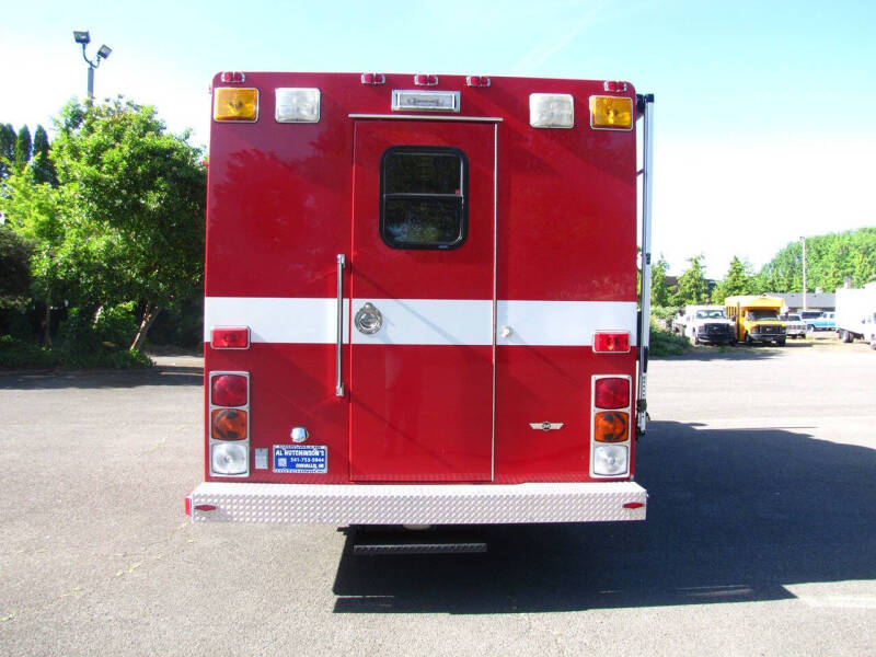 2000 International 4900