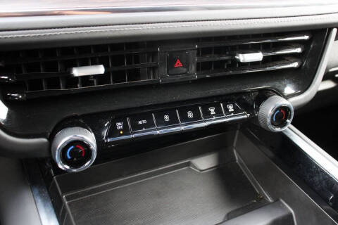 2025 Chevrolet Suburban LS