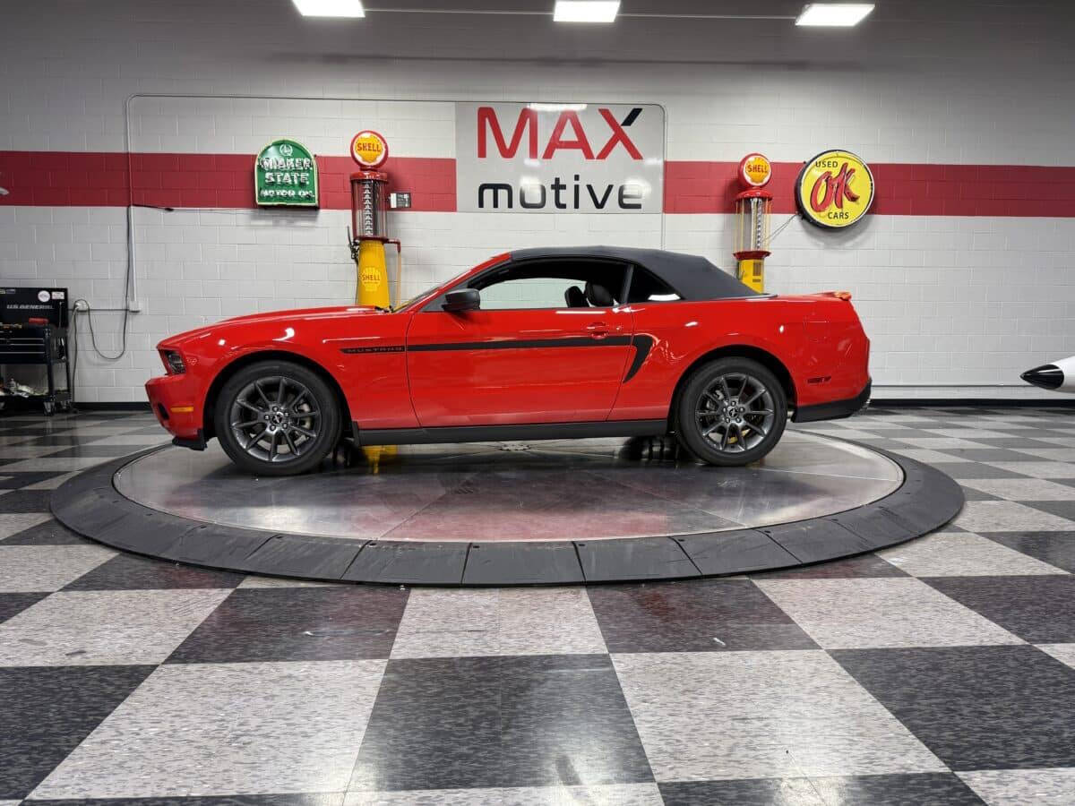 2011 Ford Mustang 7